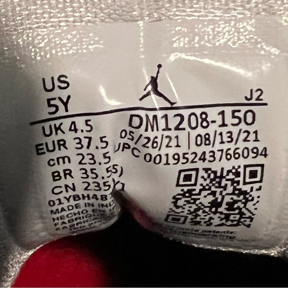 NWB Air Jordan 1 Mid GS SE Ugly Christmas Sweater/ Holiday 2021 Sneakers - Picture 7 of 9